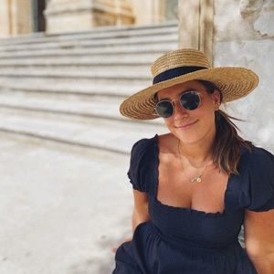 Meet your Posher, Adrienne